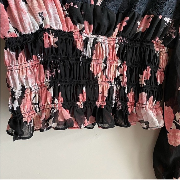 🎄🎁Free People New Floral & Lace Cropped Blouse/Top Black Pink Peach M - Picture 6 of 10